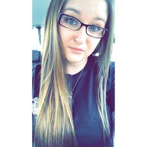 Meet your Posher, Cassandra